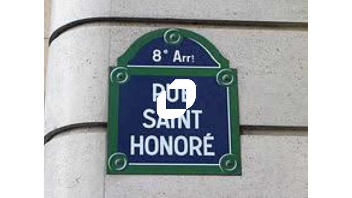  vous propose à la location un local comme