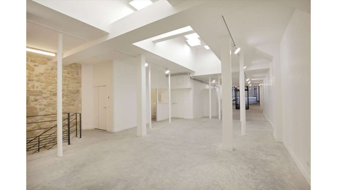 DAB lieu d'exception bail toute destination 75004