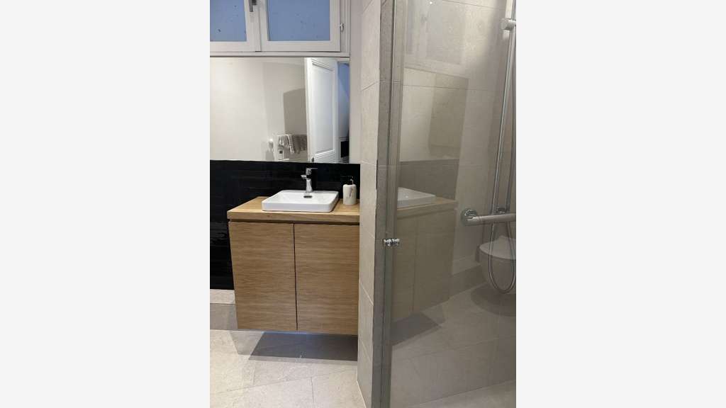 Cède bail 100m² à Paris 5 Saint Germain Des Prés