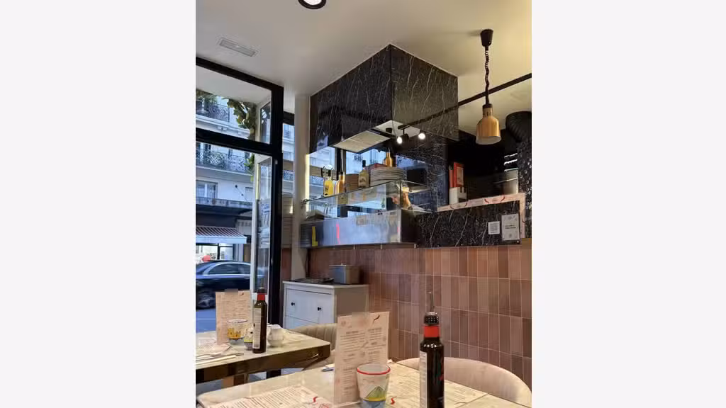 Bail à céder local clé en main 56m² à Paris 75005