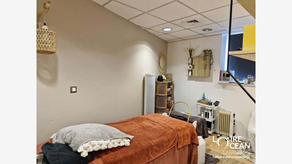 DAB local 100m² sur axe circulant de Pornic centre