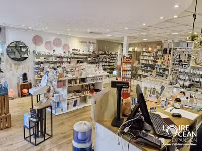 DAB local 100m² sur axe circulant de Pornic centre