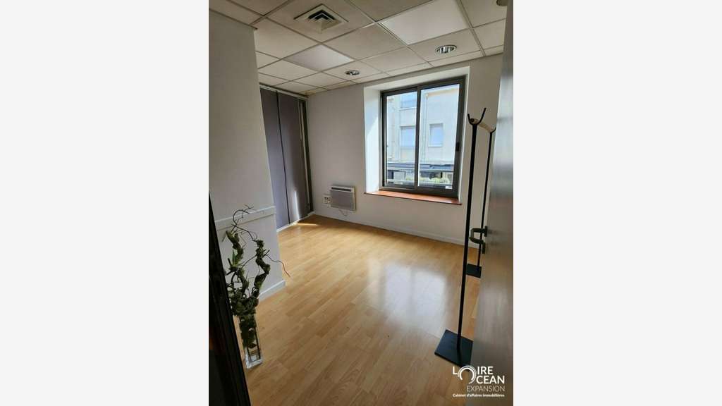 DAB local 100m² sur axe circulant de Pornic centre