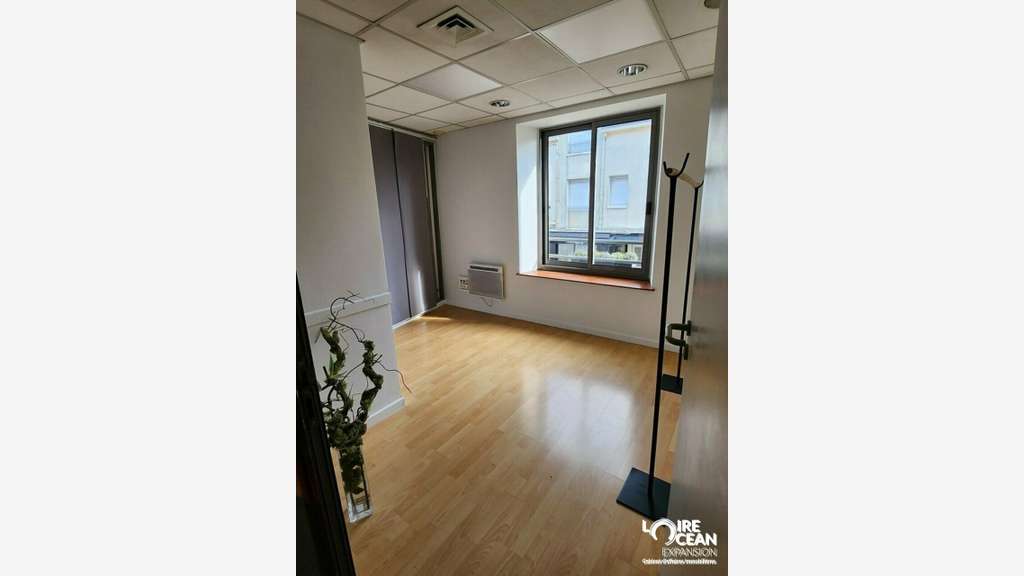 DAB local 100m² sur axe circulant de Pornic centre