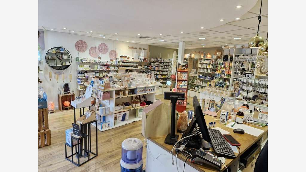 DAB local 100m² sur axe circulant de Pornic centre