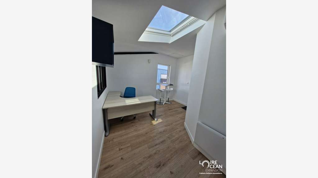 Cède bail bureaux de 100m² au 1er étage à Pornic