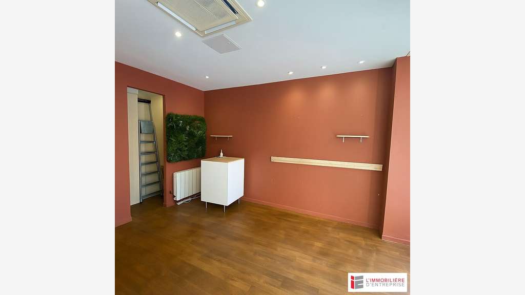 Location local commercial 45m² à Rennes centre