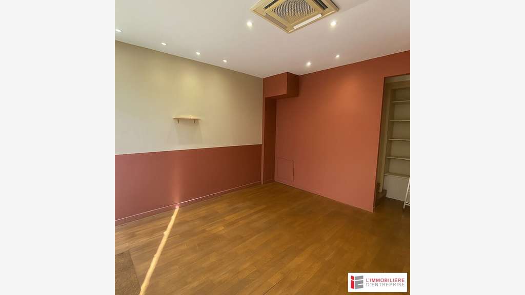 Location local commercial 45m² à Rennes centre
