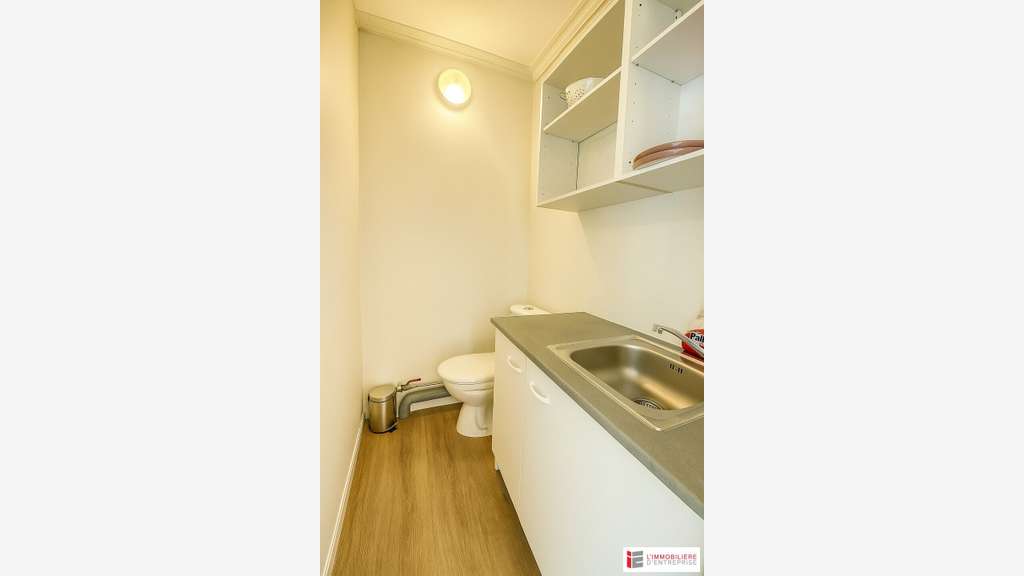 Location local commercial 45m² à Rennes centre