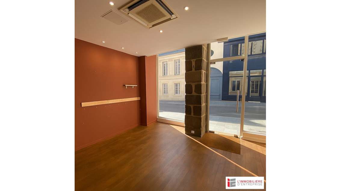 Location local commercial 45m² à Rennes centre