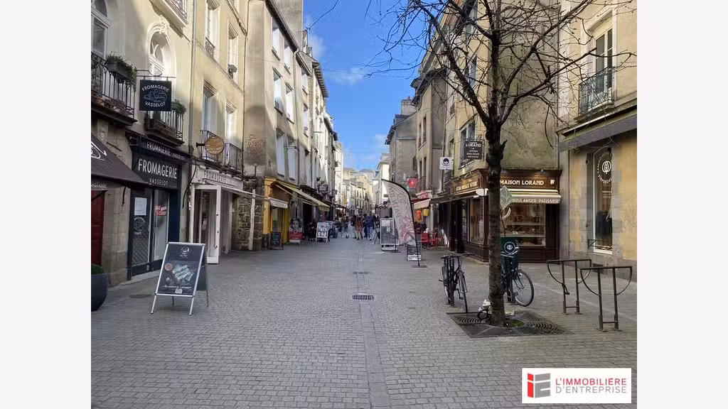 Cède local commercial de 79m² en angle à Rennes 