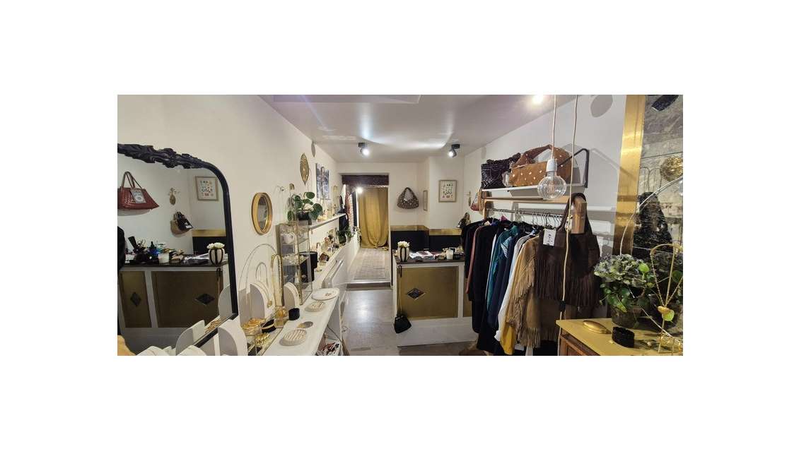Droit au bail boutique 25m² + cave à Rouen