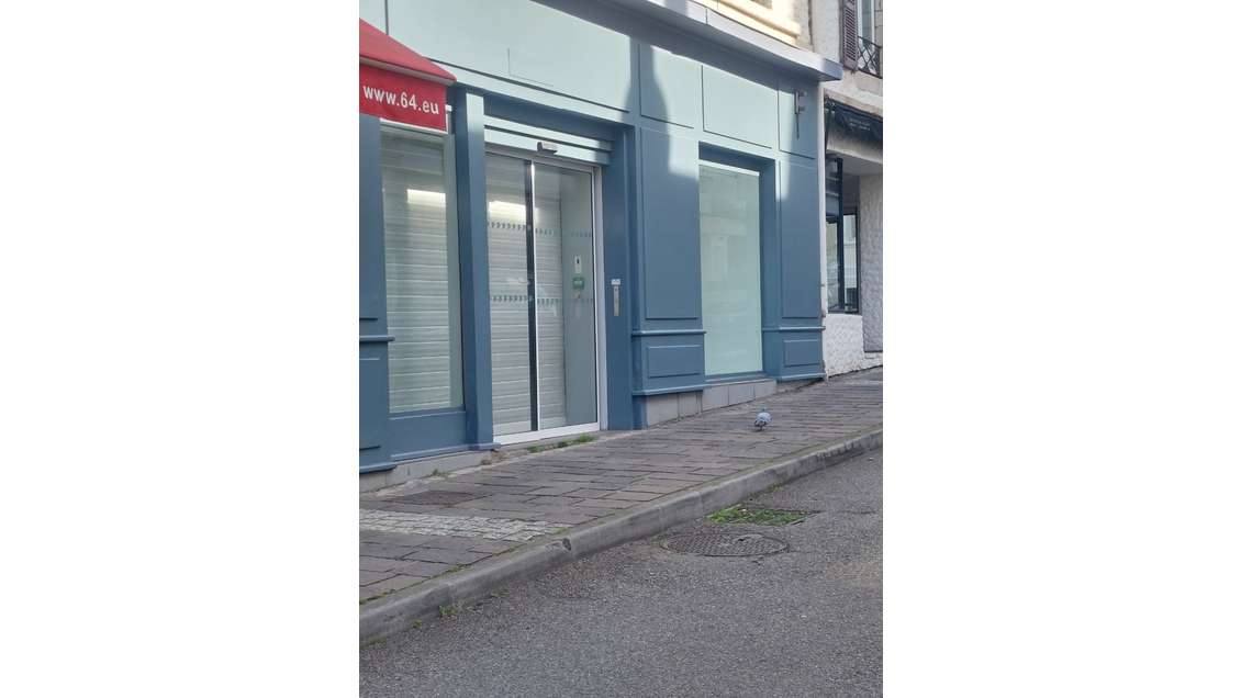 Pas de porte 91m² Rue Gambetta Saint Jean de Luz