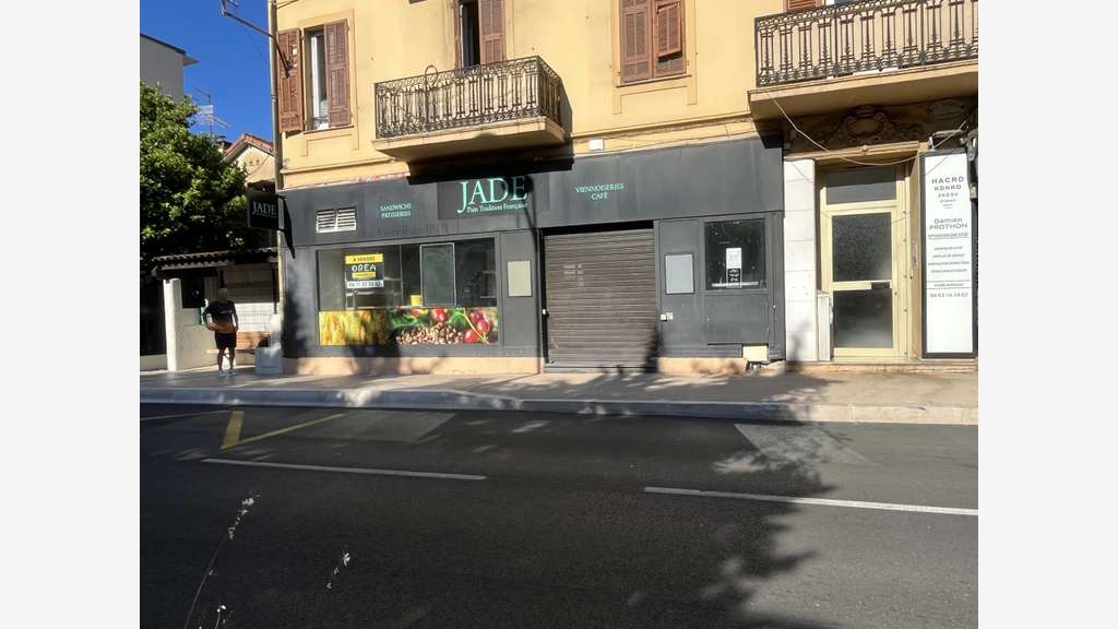Cession bail local 110m² à St Laurent du Var Gare