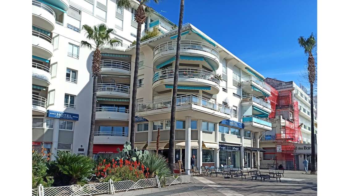 Saint Raphael promenade droit de bail face à la pl