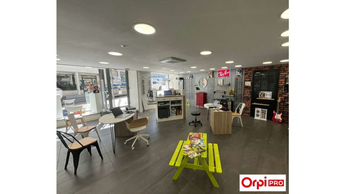 A louer local 78m² à Saint-Symphorien-d'Ozon