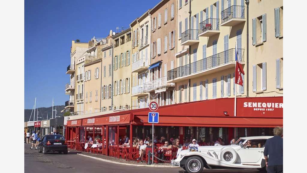 A VENDRE - DROIT AU BAIL- SAINT TROPEZ