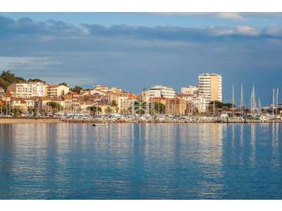 Cession droit au bail Locaux commerciaux - Boutiques à Sainte-Maxime