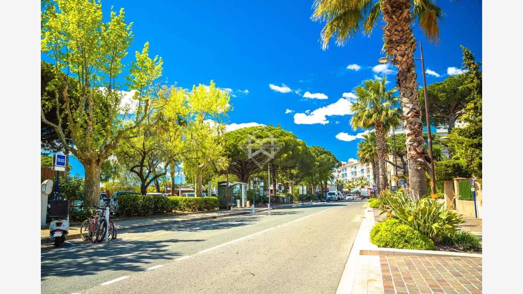 Droit au bail local 55m² à Sainte-Maxime centre