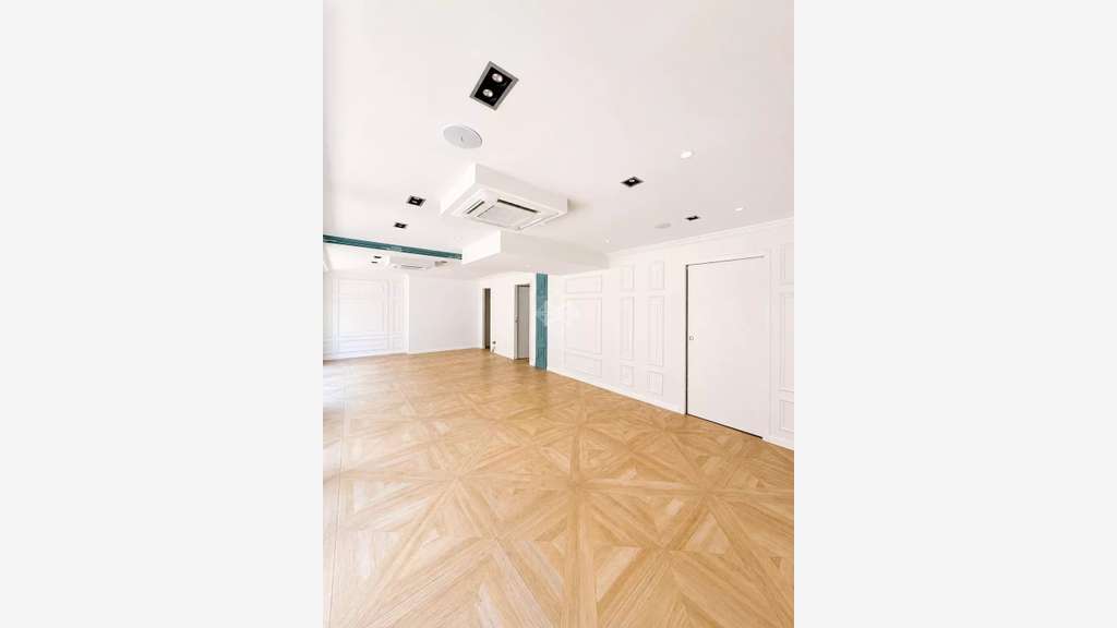 Cède droit au bail boutique de 63m² Sainte Maxime