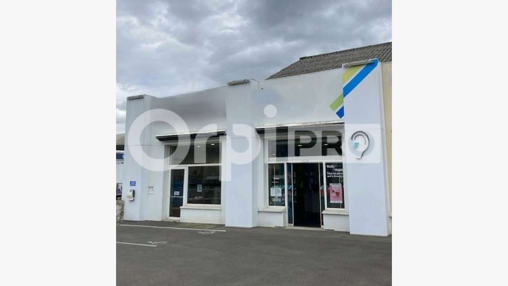 Local commercial 145m² à louer à à Saran N20