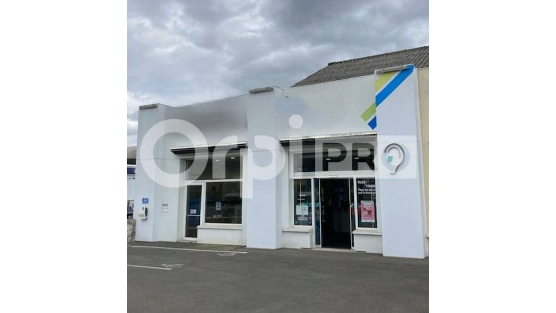 Local commercial 145m² à louer à à Saran N20