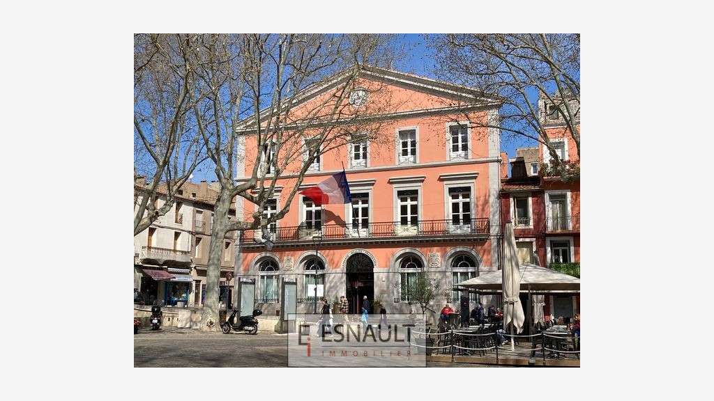 Commerce 90m² pour activités sans nuisances à Sète
