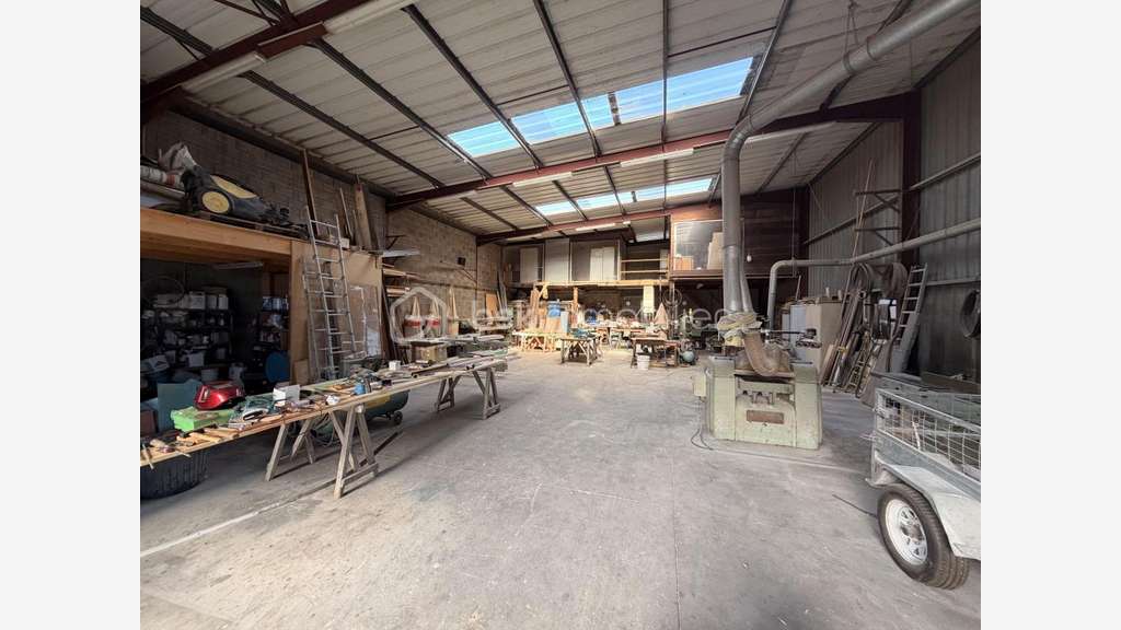 SÈTE - ZI DES EAUX BLANCHES - ATELIER DE 250 M²