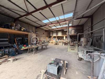 SÈTE - ZI DES EAUX BLANCHES - ATELIER DE 250 M²