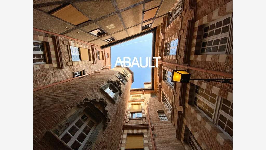 Local 245m² à louer à Toulouse Saint-Etienne