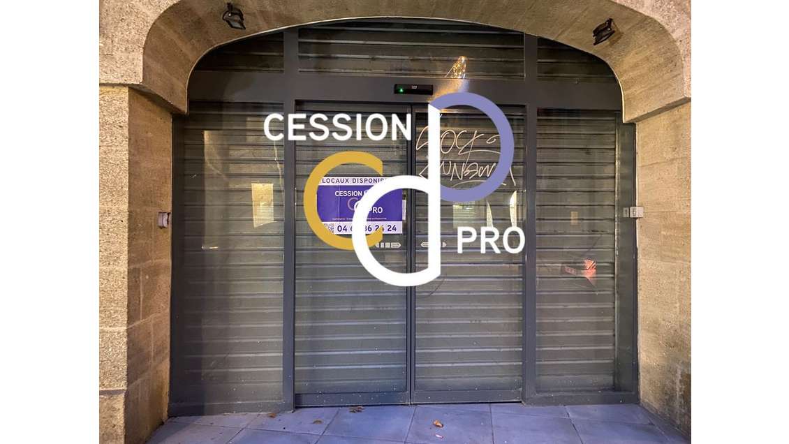 A louer très belle boutique 110m² au coeur d'Uzès