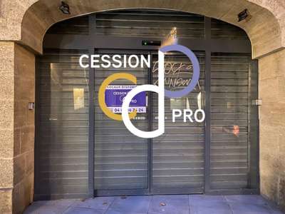 A louer très belle boutique 110m² au coeur d'Uzès