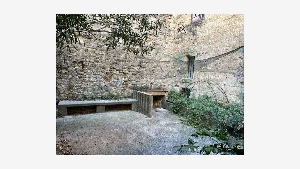 GRAND LOCAL COMMERCIAL UZES