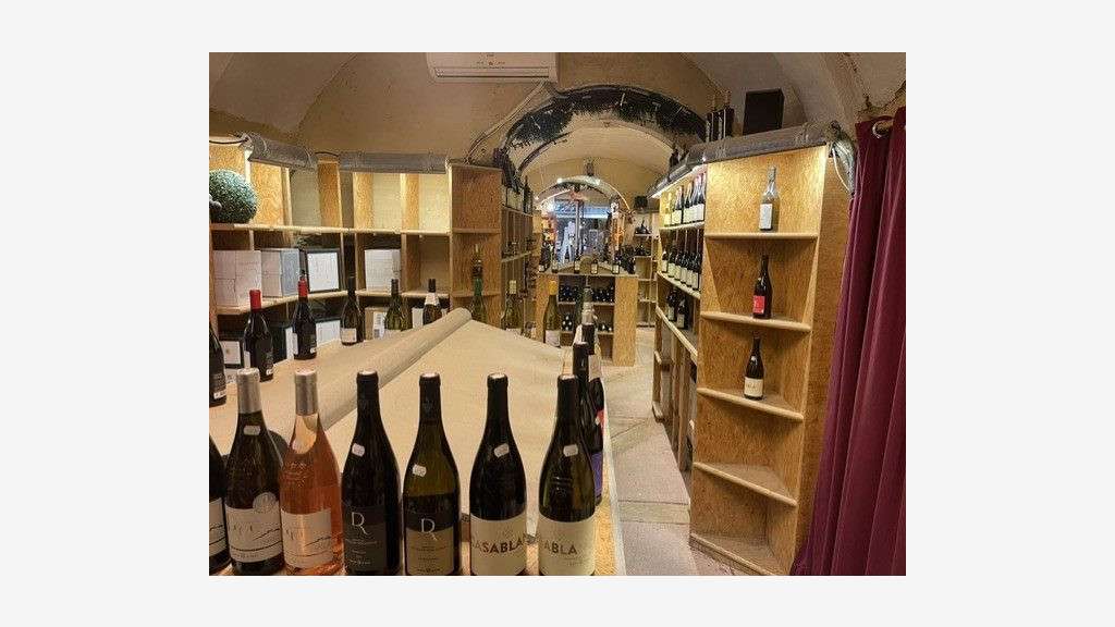 GRAND LOCAL COMMERCIAL UZES