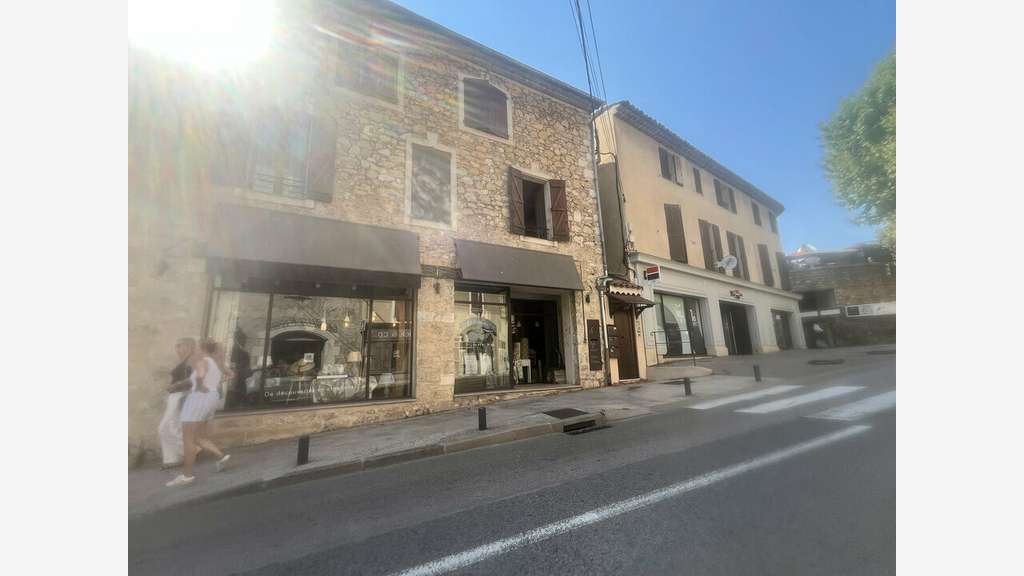 DAB local commercial 116m² à Valbonne rue Gambetta