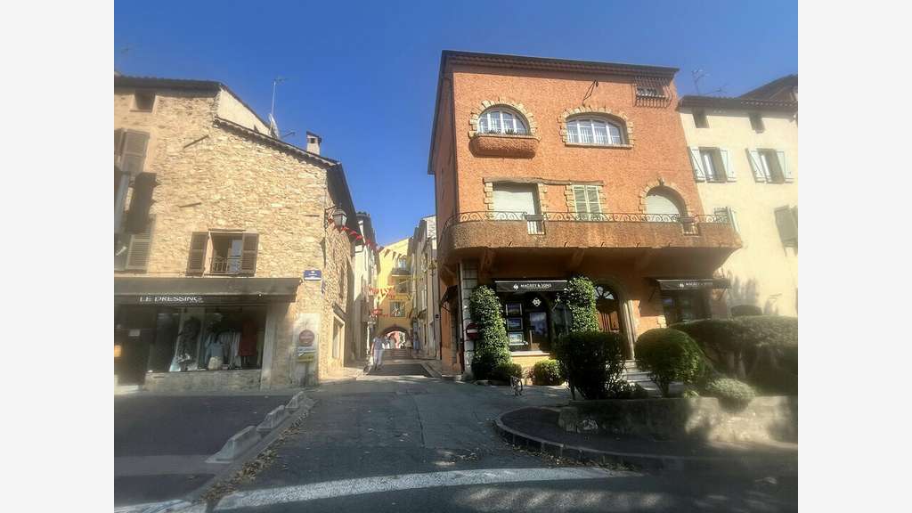 DAB local commercial 116m² à Valbonne rue Gambetta