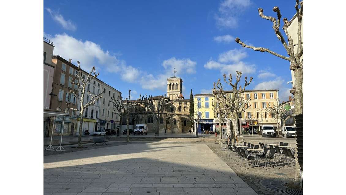 DAB local 230m² emplacement d'exception à Valence