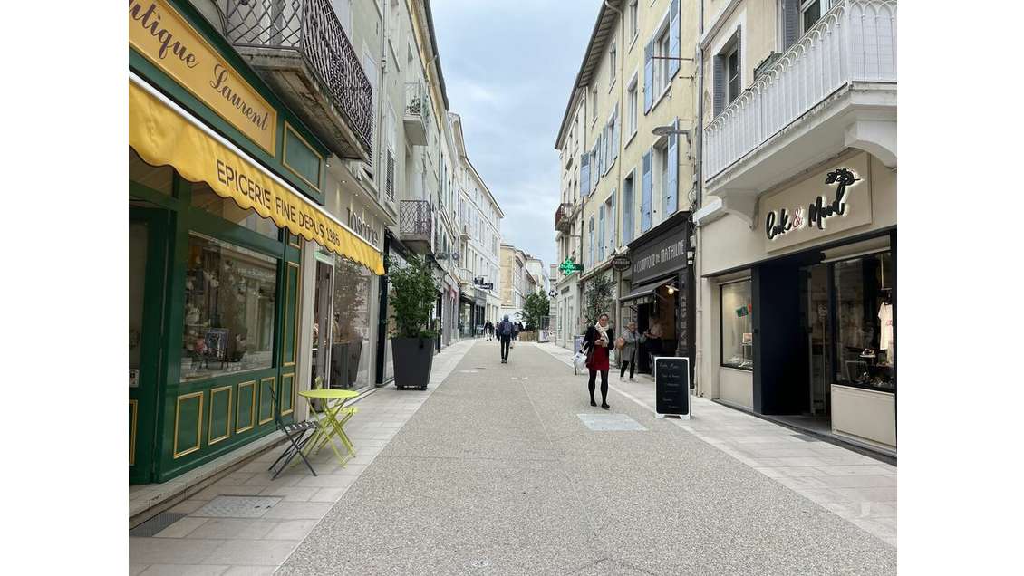 Droit au bail local commercial 129m² à Valence