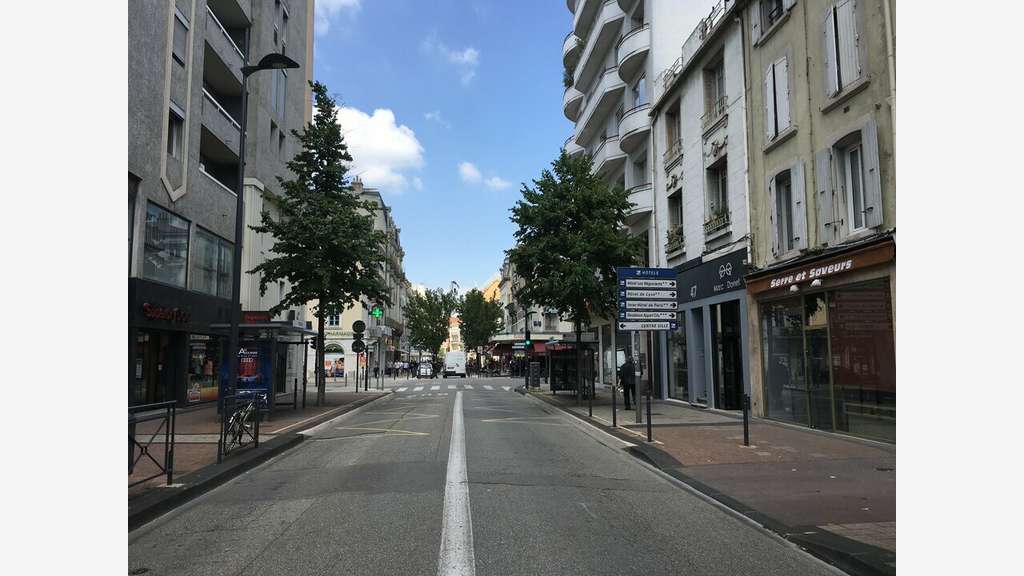 Local commercial 59m² à louer empl 1 bis Valence