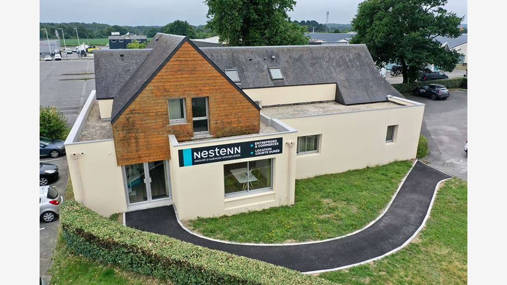 Local  155m² à louer axe stratégique Vannes centre
