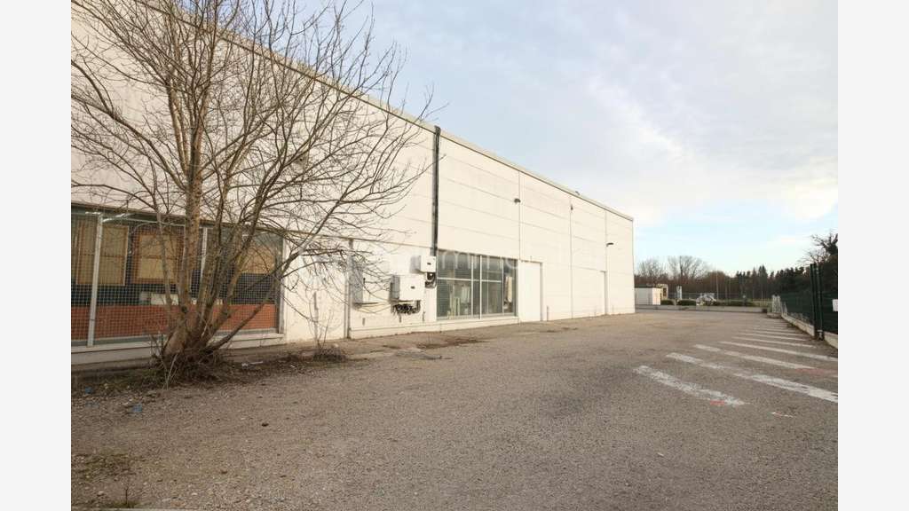 Droit au bail local commercial 950m² à Vedène