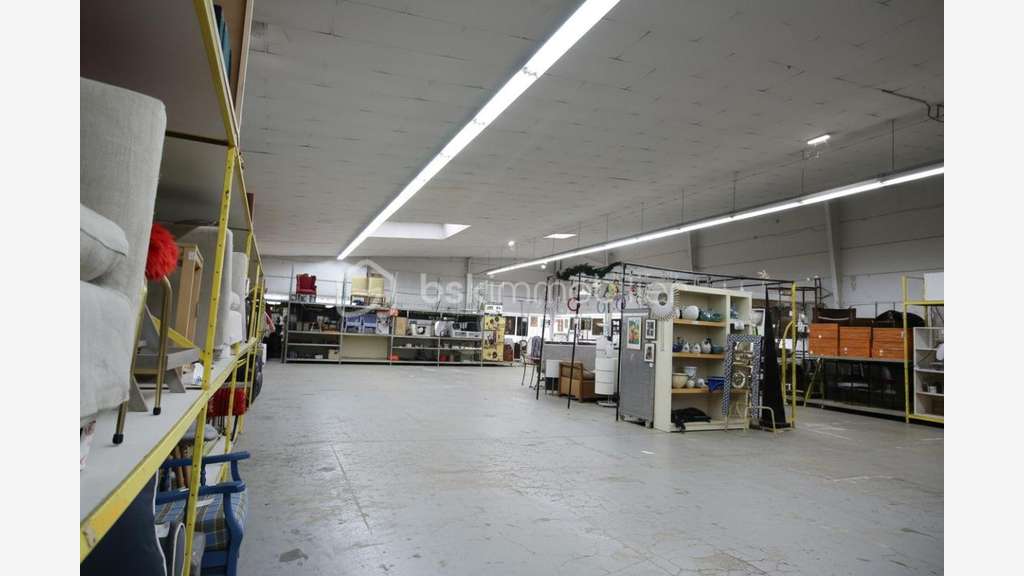 Droit au bail local commercial 950m² à Vedène