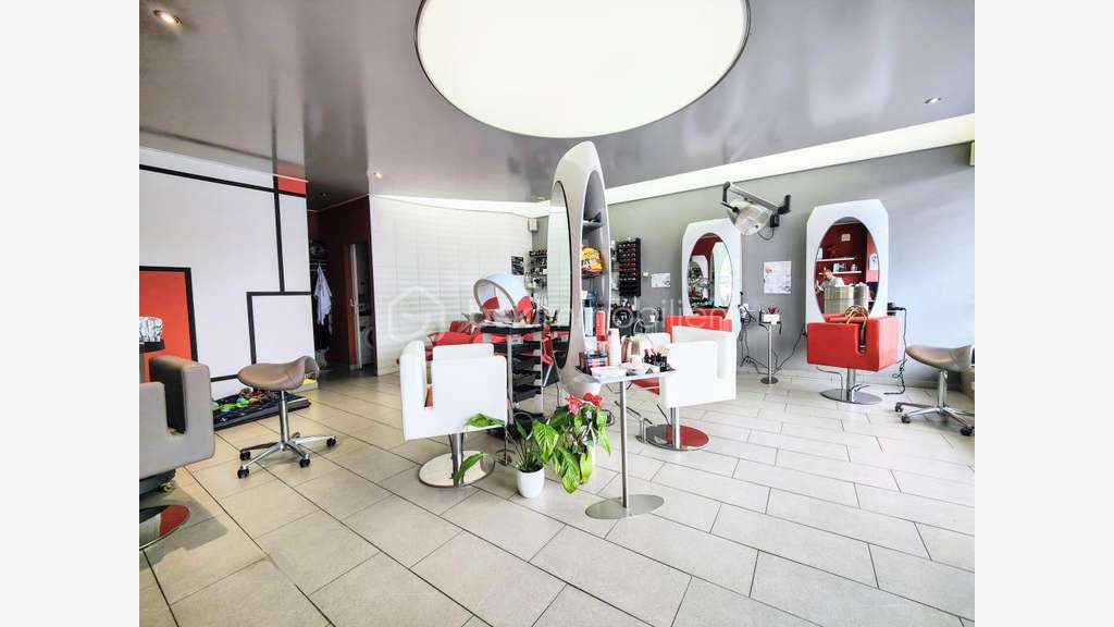 Cède salon de coiffure tout équipé à Vernouillet