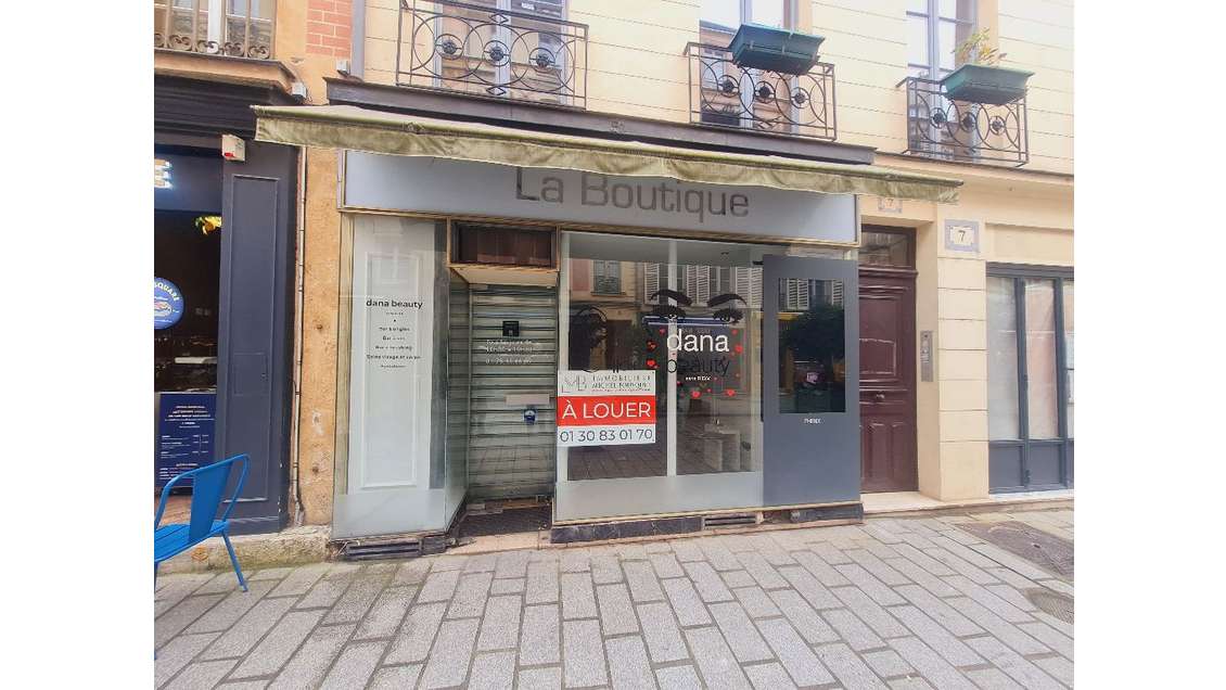 DAB local 50m² rue piétonne Versailles Satory