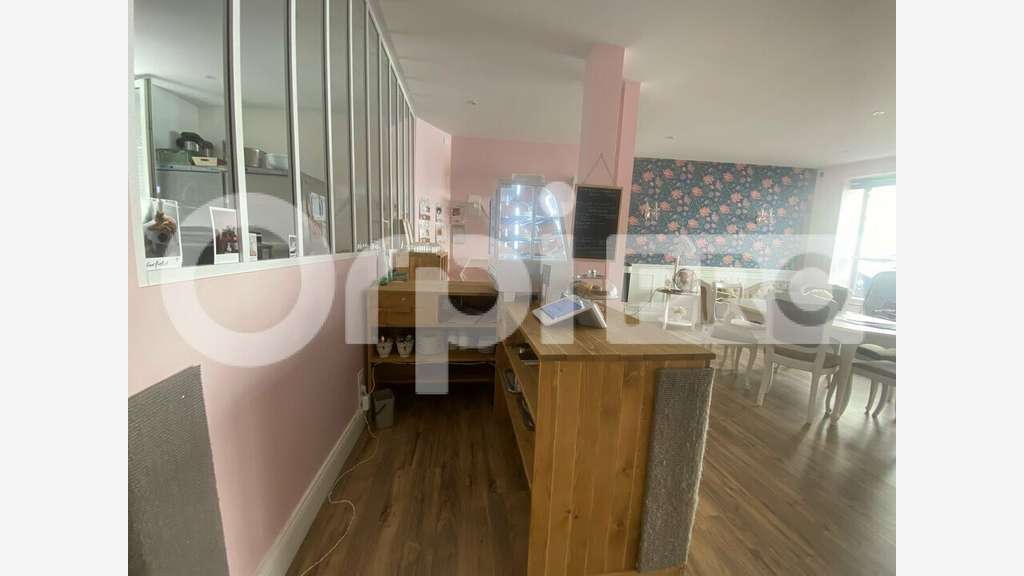 VILLEFRANCHE SUR SAONE - LOCAL COMMERCIAL - 95m2