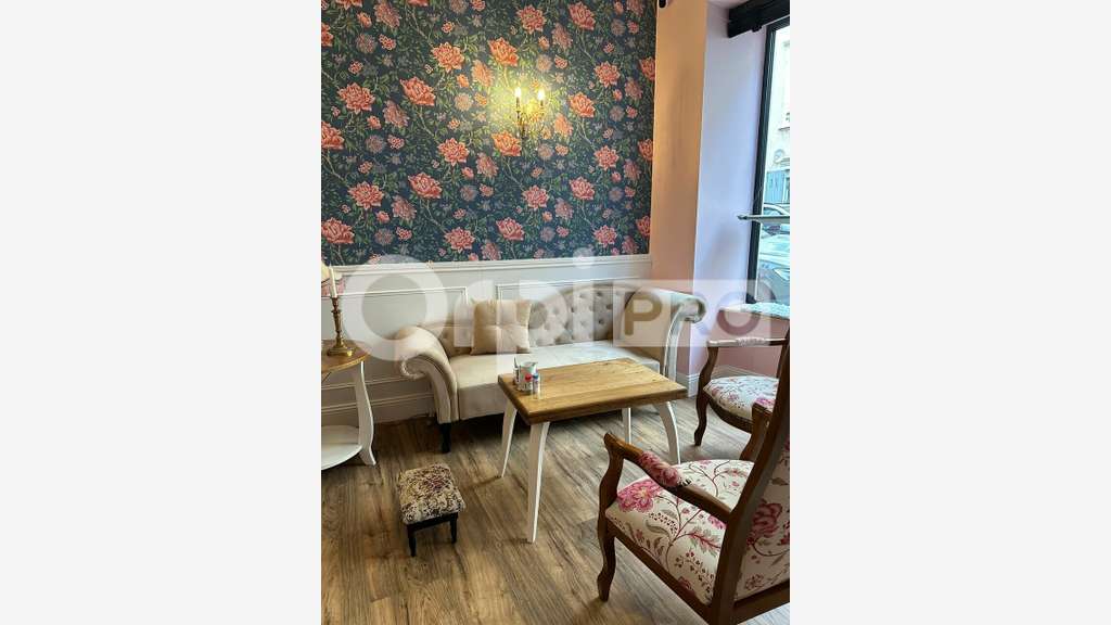 VILLEFRANCHE SUR SAONE - LOCAL COMMERCIAL - 95m2