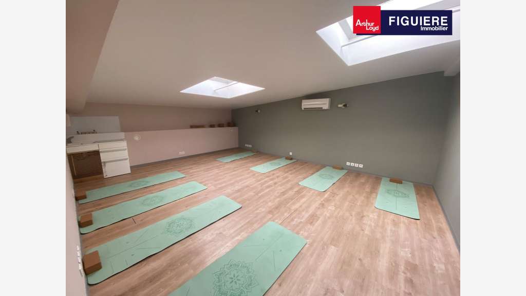 Cession droit au bail local 193m² à Coudoux D10 