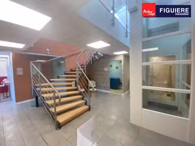 Cession droit au bail local 193m² à Coudoux D10 