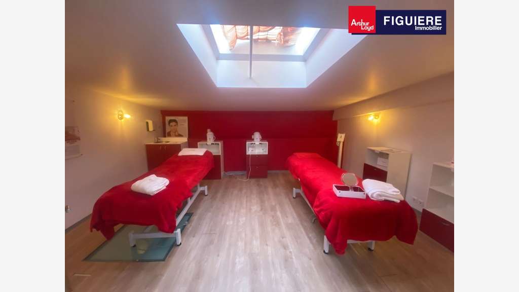 Cession droit au bail local 193m² à Coudoux D10 