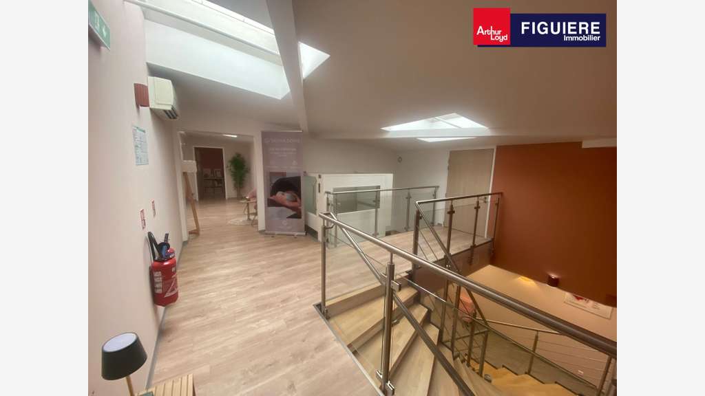 Cession droit au bail local 193m² à Coudoux D10 